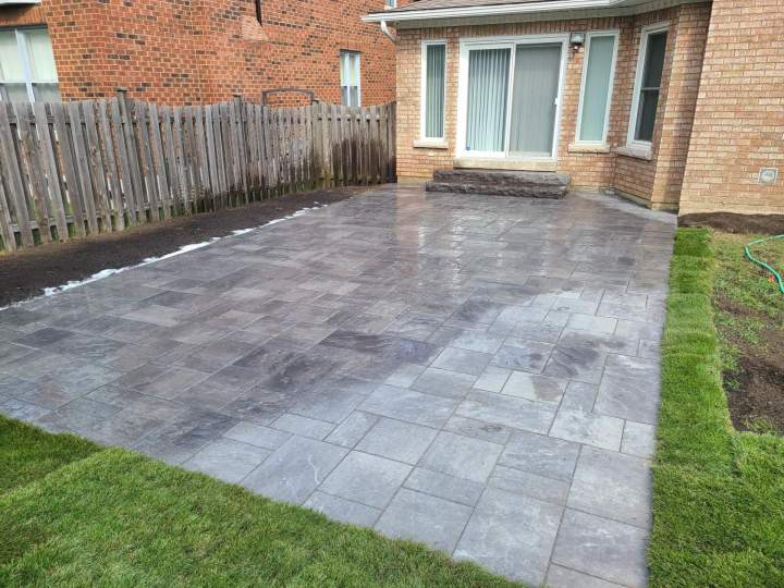 Modern exterior design East Gwillimbury