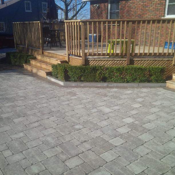 Outdoor landscaping contractor Sharon